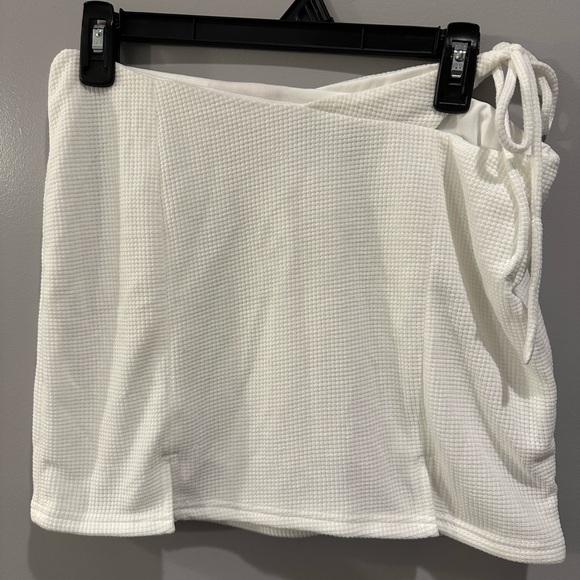 Princess Polly White Knit Mini Skirt Tie Detail Size 8 - Picture 1 of 4